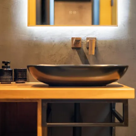 Shelterloft Airpark *