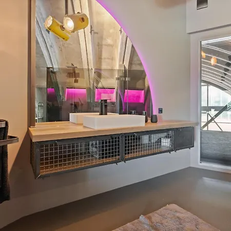 Shelterloft Airpark Tatil Evi