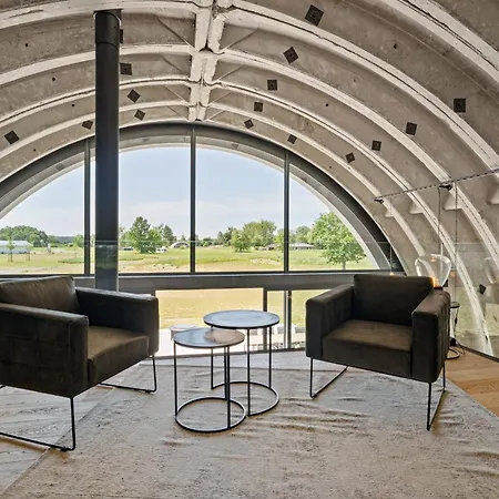 Shelterloft Airpark Tatil Evi