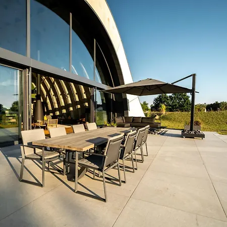 Shelterloft Airpark *
