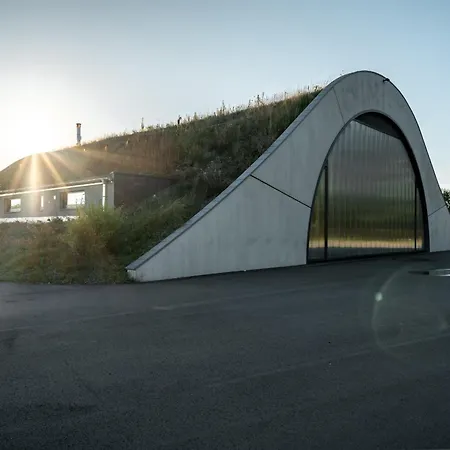 Nyaraló Shelterloft Airpark *