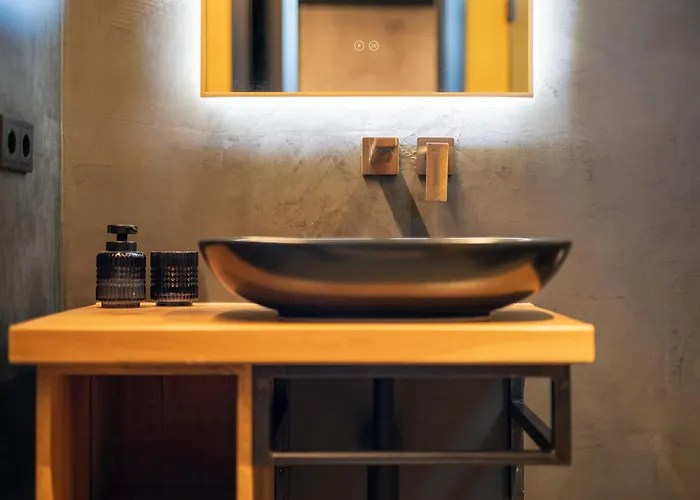 Shelterloft Airpark *