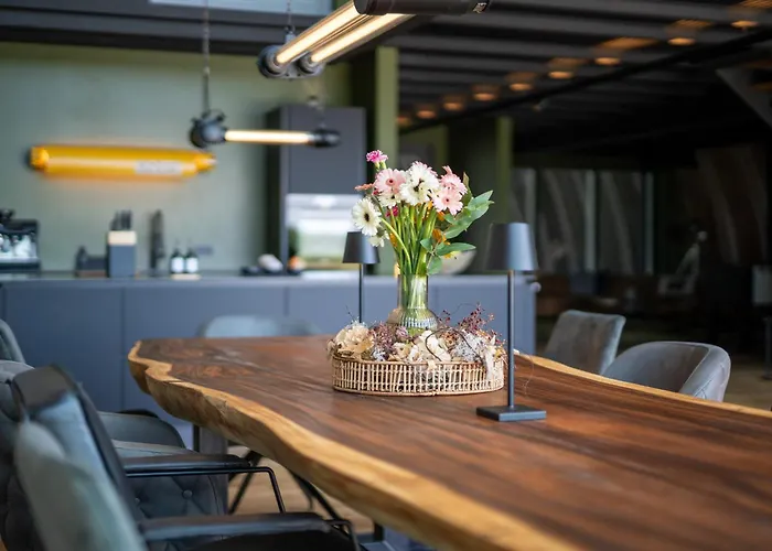 Shelterloft Airpark *