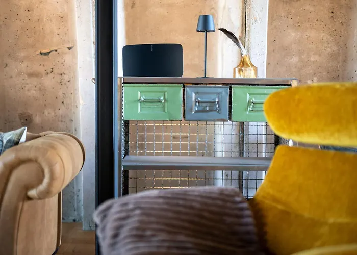 Shelterloft Airpark Ferienhaus *