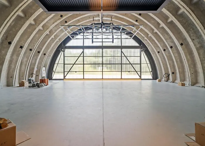 Shelterloft Airpark *