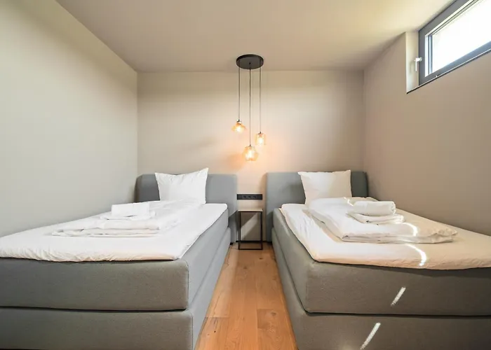 Shelterloft Airpark *