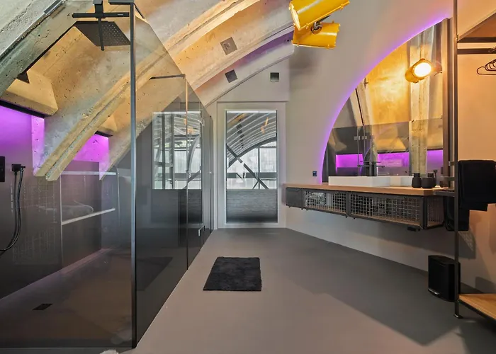 Shelterloft Airpark *